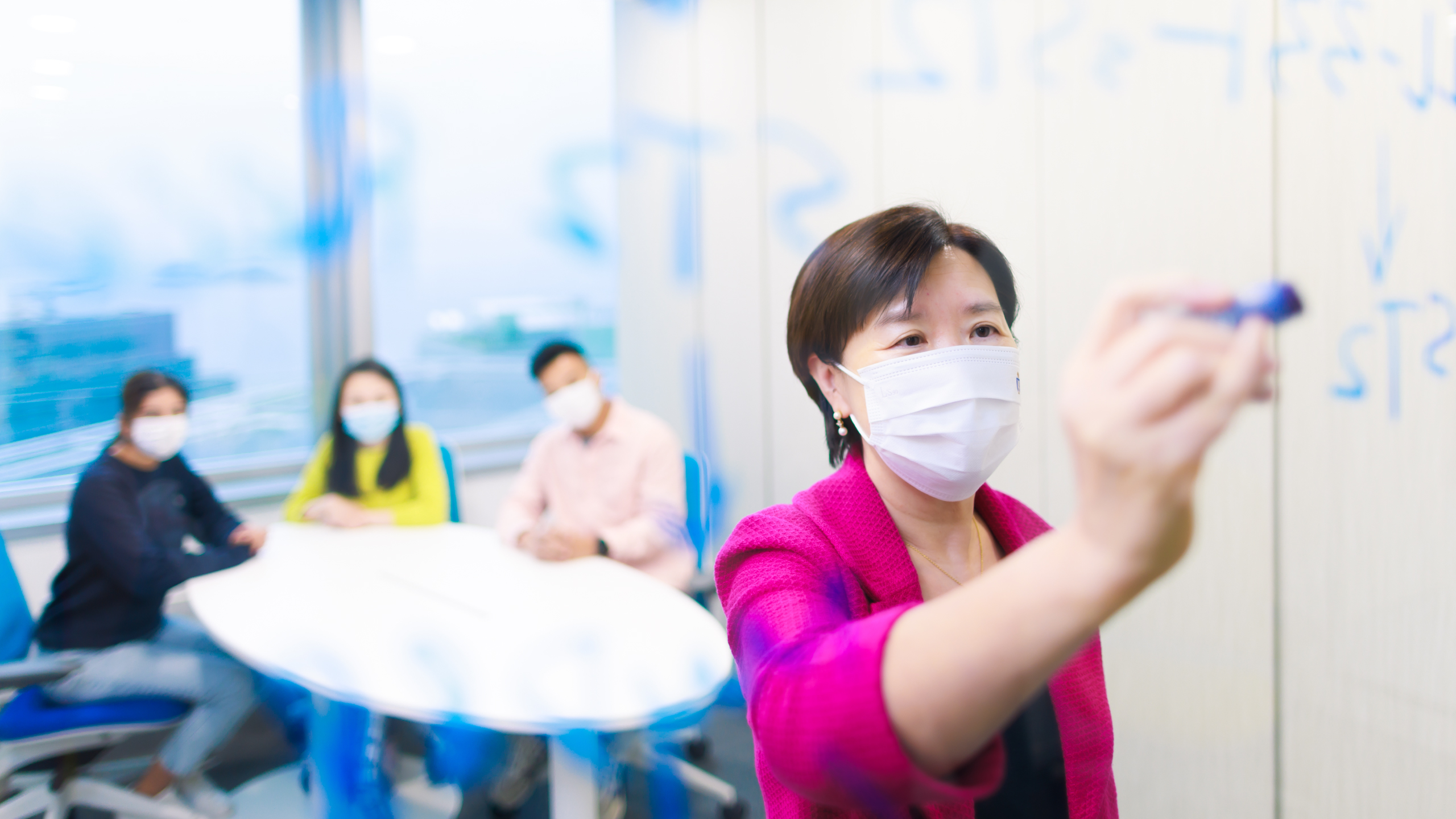 Professor Nancy Ip and HKCeND Researchers